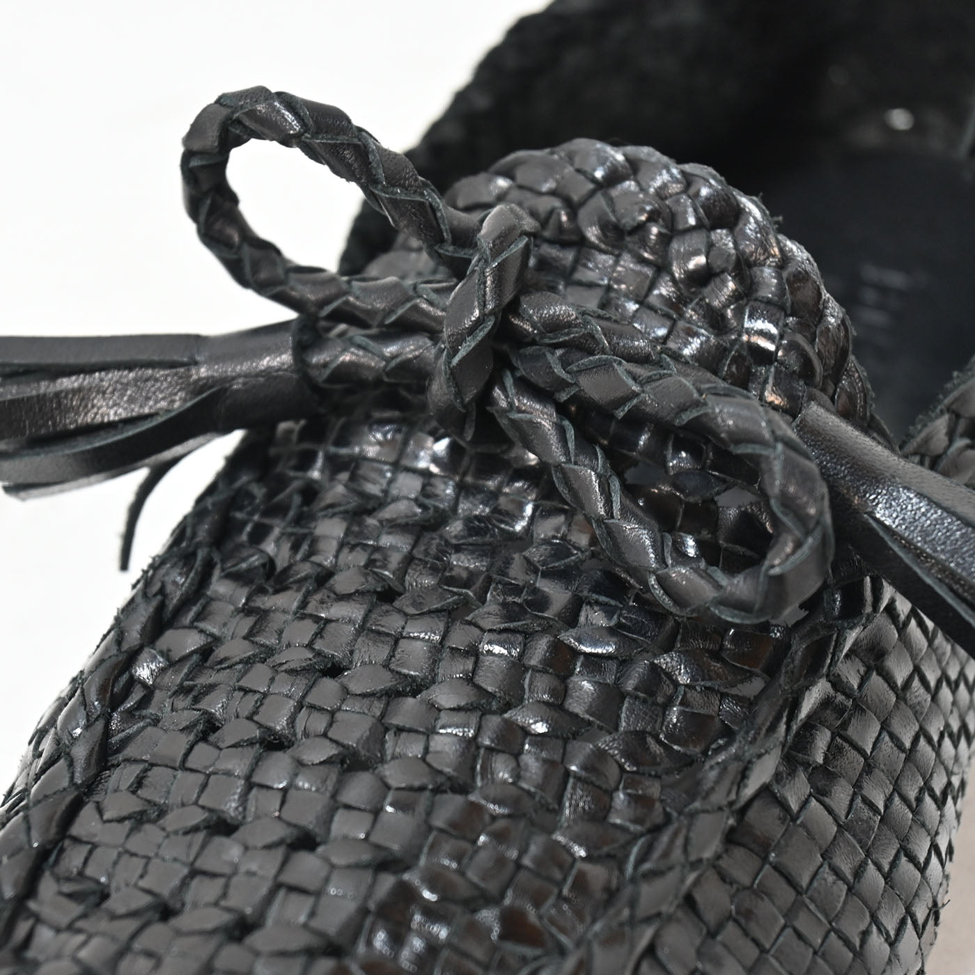 BAHIA 05 - hand-woven black leather
