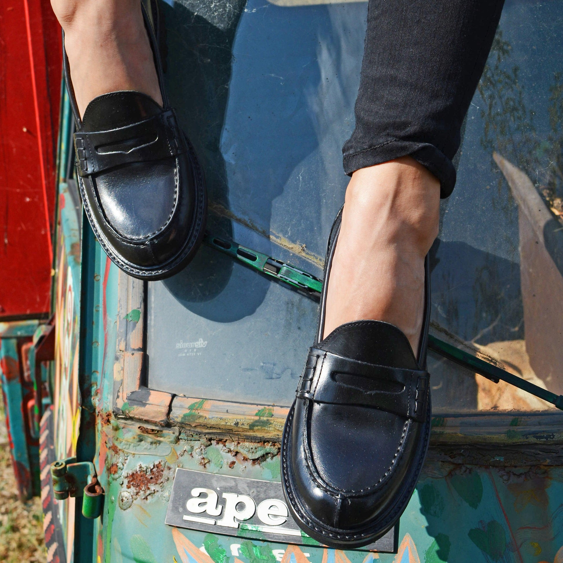PRA 200 - British College Shoes LOW BRUSHED BLACK - History541